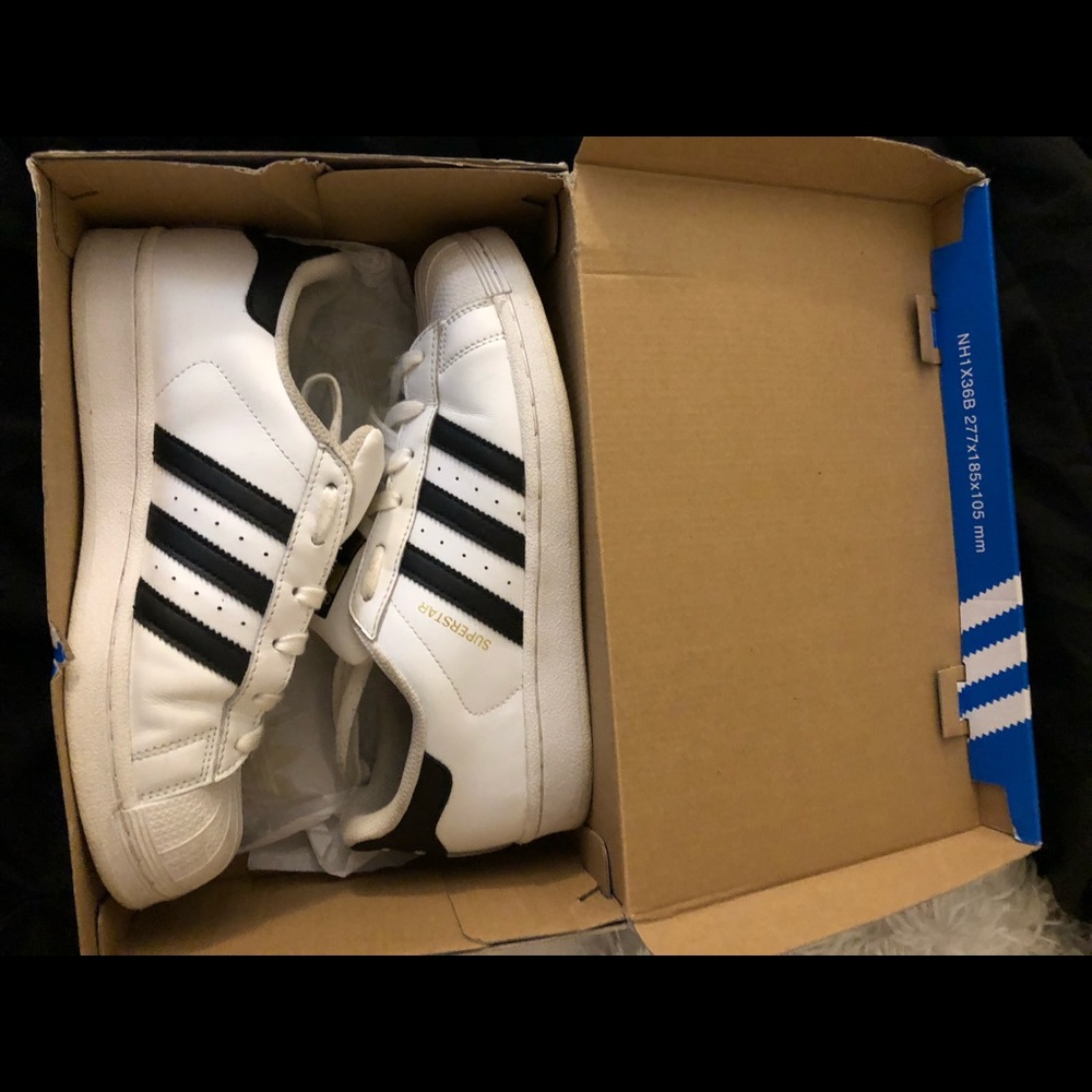 Women’s adidas superstar